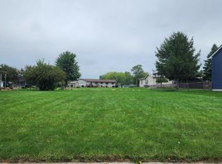 714 Shumaker Dr, Bellevue, OH 44811