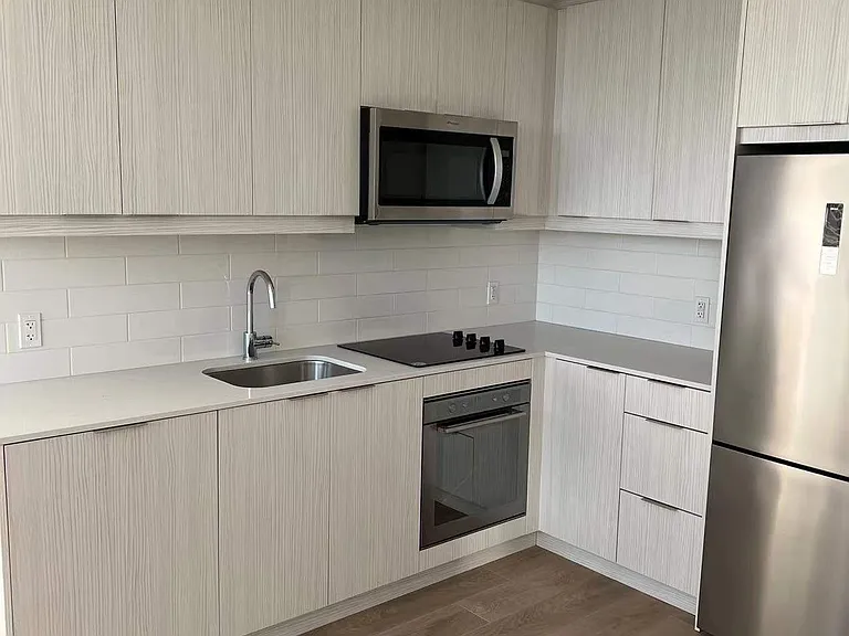 36 Manor Rd E #710 — Photo 8