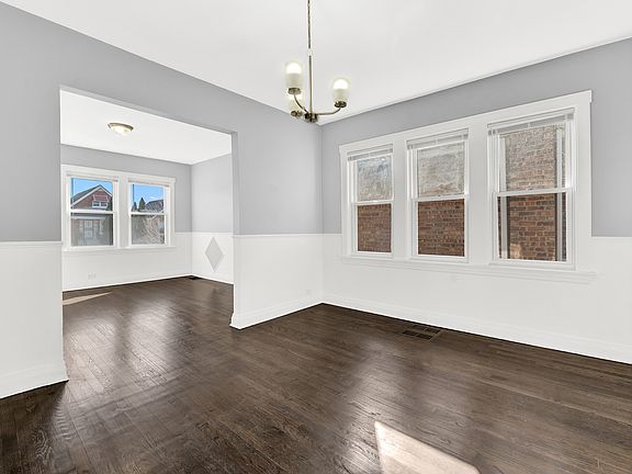 5th image of 6136 S Komensky Ave