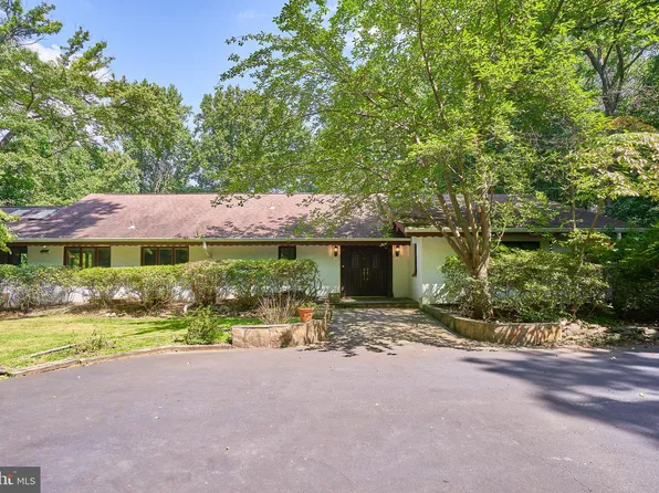 9327 Campbell Rd, Vienna, VA 22182