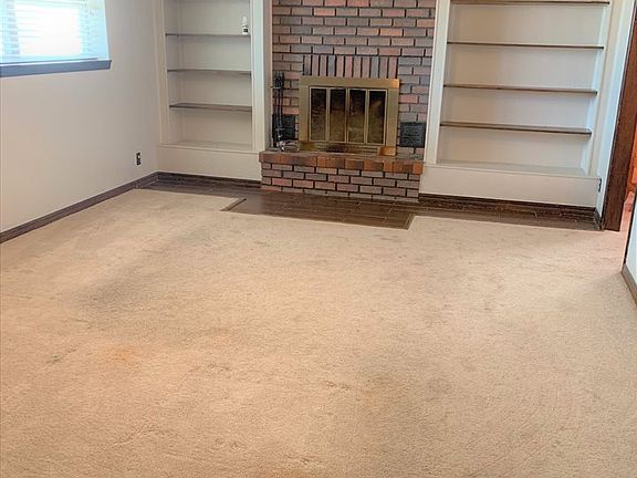 4th image of 800 W Oakwood Ln