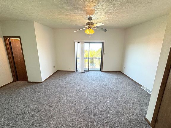 3rd image of 416 Walnut St