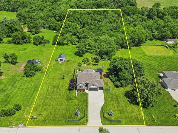 12001 S Eagle Crest Dr, Lees Summit, MO 64086