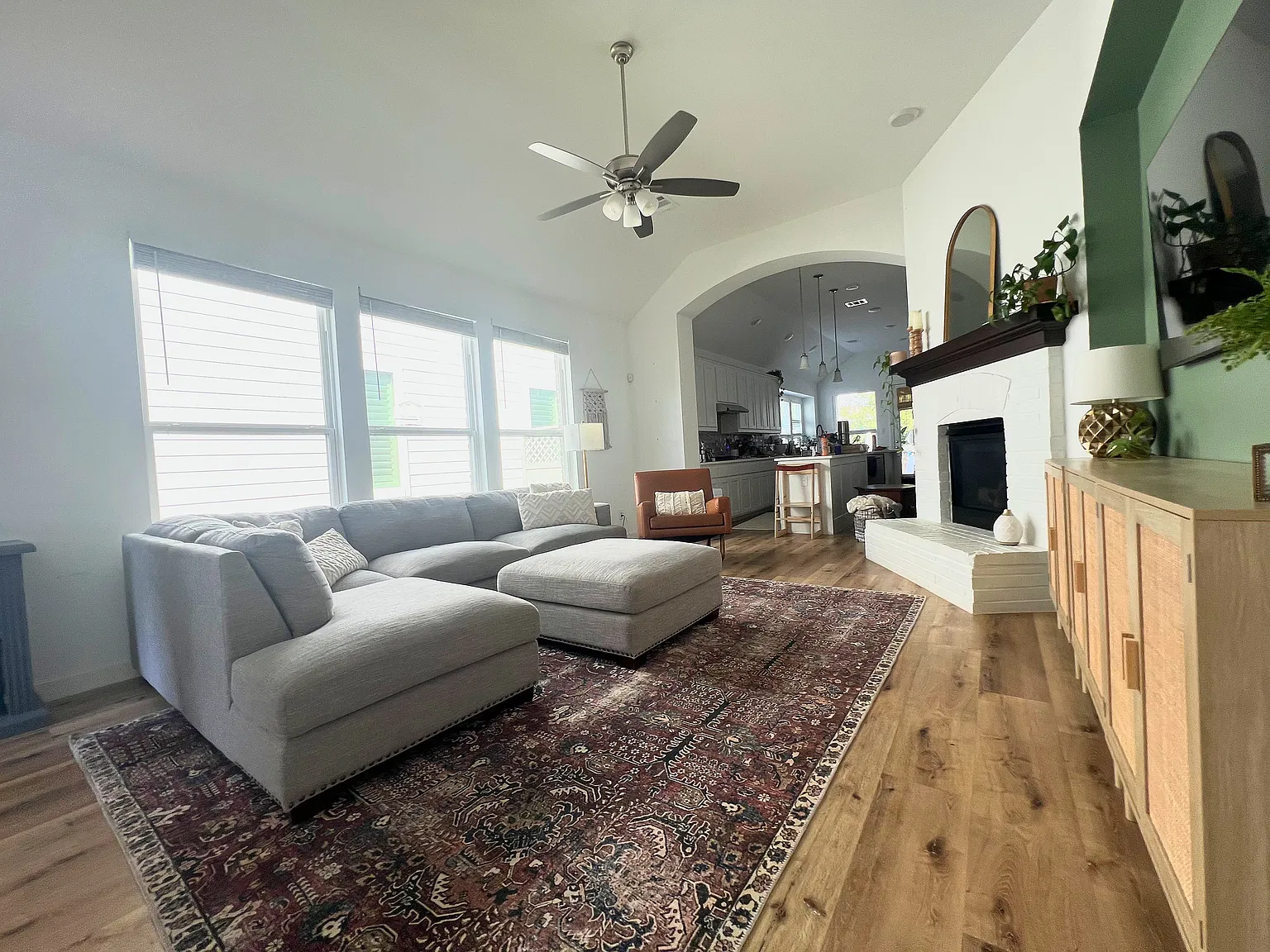3 bed, 1617 sqft, $2,695 — Photo 3