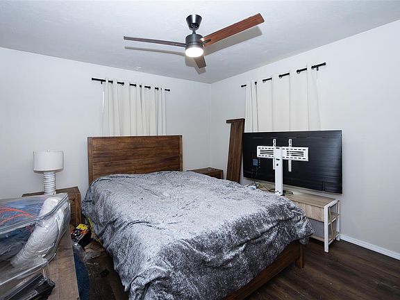 5th image of 1005 N Pine St
