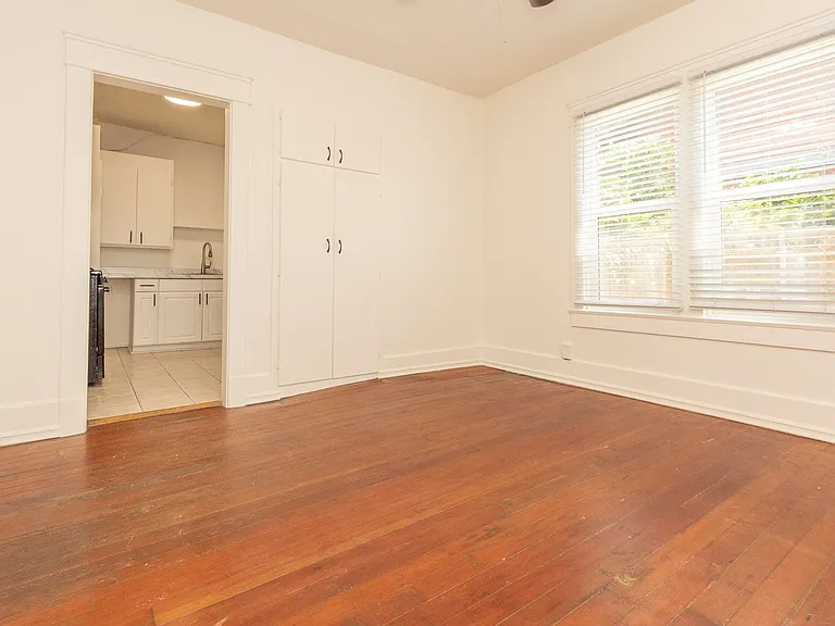Charming 1-Bed/1-Bath Unit One Block From The Heart Of Barrio Logan! $1000 Deposit! — Photo 7