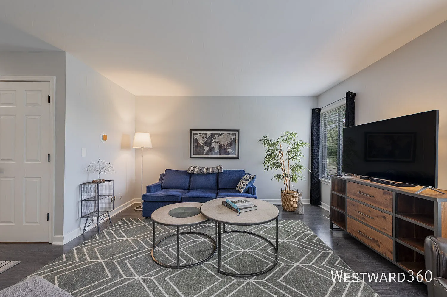 Move-In Ready 2-Bedroom Townhome in a Great Location — Photo 3
