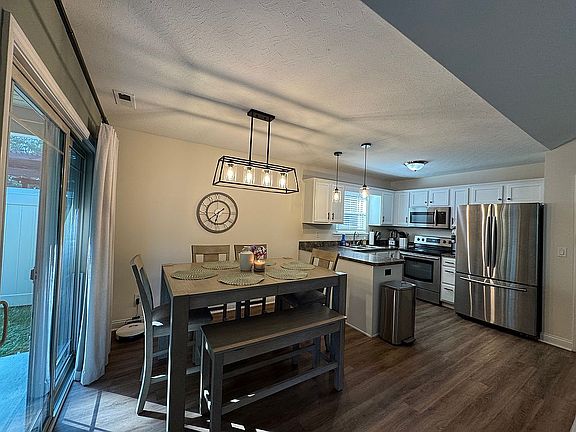 4th image of 3911 Mariah Dr