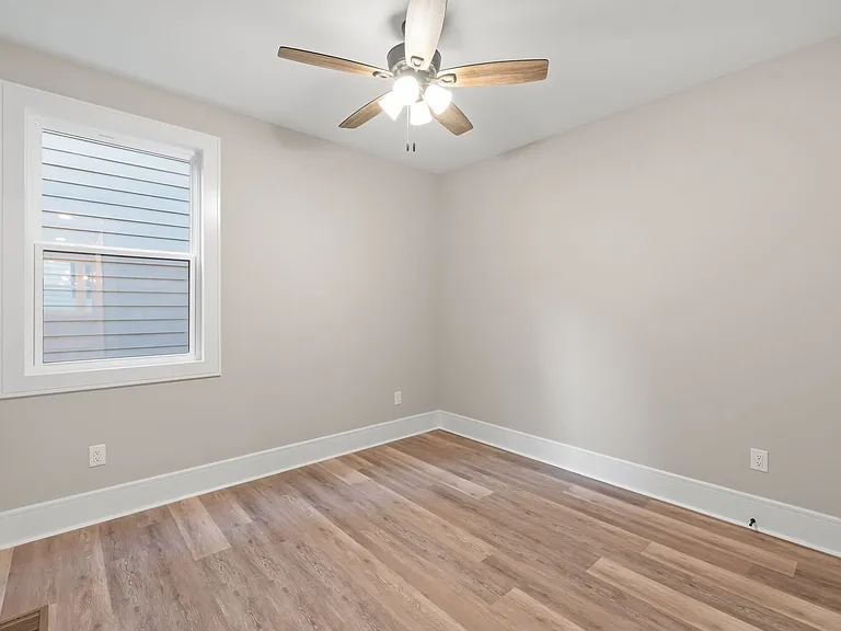 3905 Plainview Rd — Photo 27
