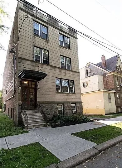 Property Photo - 582 Park Ave #3