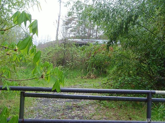 4th image of 1064 Harmony Dr