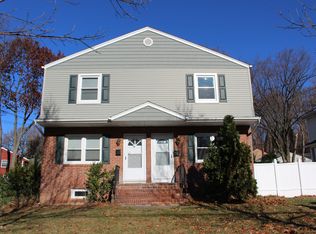 19 East Dr, Paramus, NJ 07652