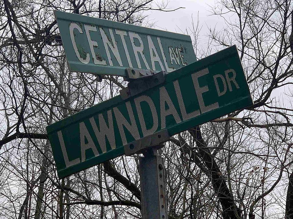 2nd image of 26440 Central Ave