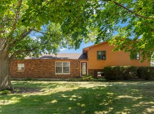 640 Fairway Ln, Sycamore, IL 60178