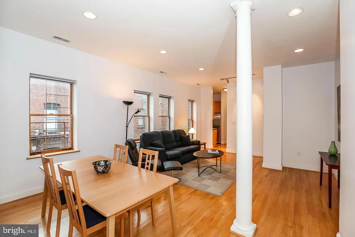 Building Photo - 1427 Chapin St NW #301