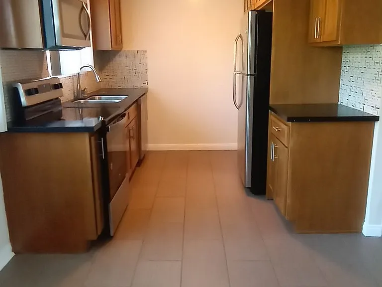 Keswick Court Apartments — Photo 99