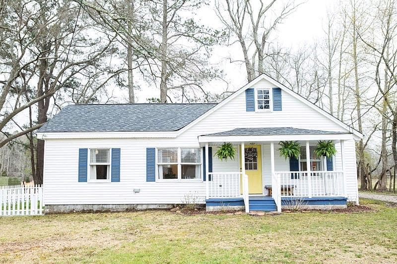 Stunning Fresh Farmhouse