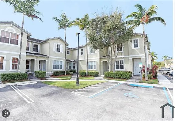 2932 SE 2nd Dr #6