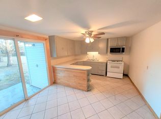 808 Cessna Rd, Hutchinson, KS 67501