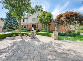 2899 Current Dr, Rochester Hills, MI 48309