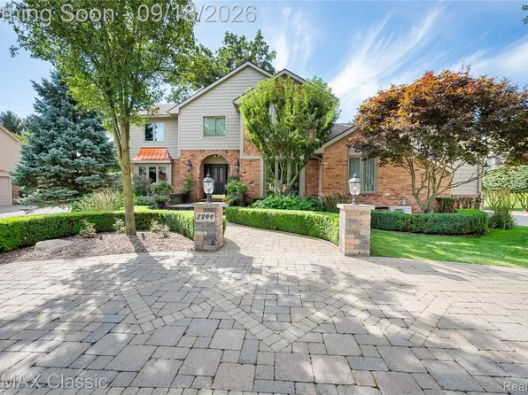 2899 Current Dr, Rochester Hills, MI 48309
