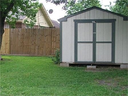 2nd image of 2503 Muscadine Ln