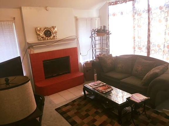 4th image of 2529 Park Valley Dr