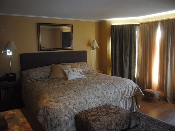 3rd image of 1350 Centerville Lane #2
