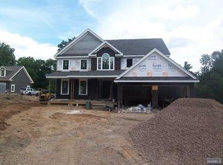 78 Orangeburgh Rd, Old Tappan, NJ 07675