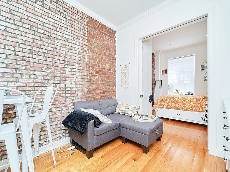 325 E 83rd St #1B — Photo 5