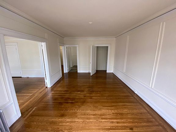 2nd image of 1623 California St #304