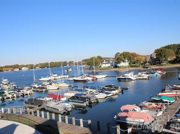 18749 Vineyard Point Ln, Cornelius, NC 28031