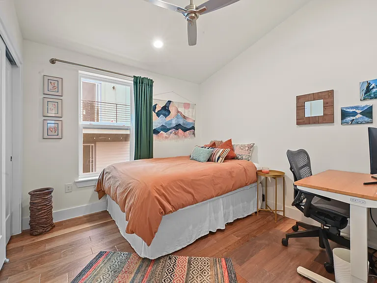1307 Delano St #1 — Photo 14