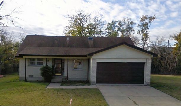 1st image of 2122 Stonehenge Dr
