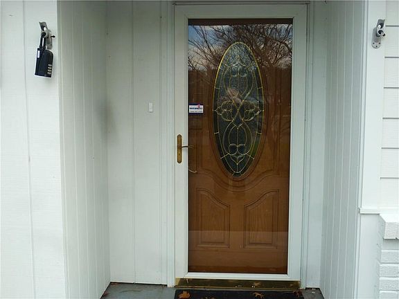 4th image of 7637 Woodside Dr
