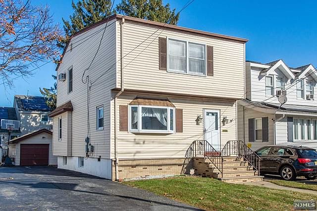 1st image of 60 Woodland Ave