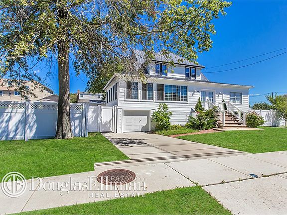 2nd image of 319 Roosevelt Ave