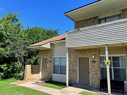 402 Summer Ct #1A Photo 1