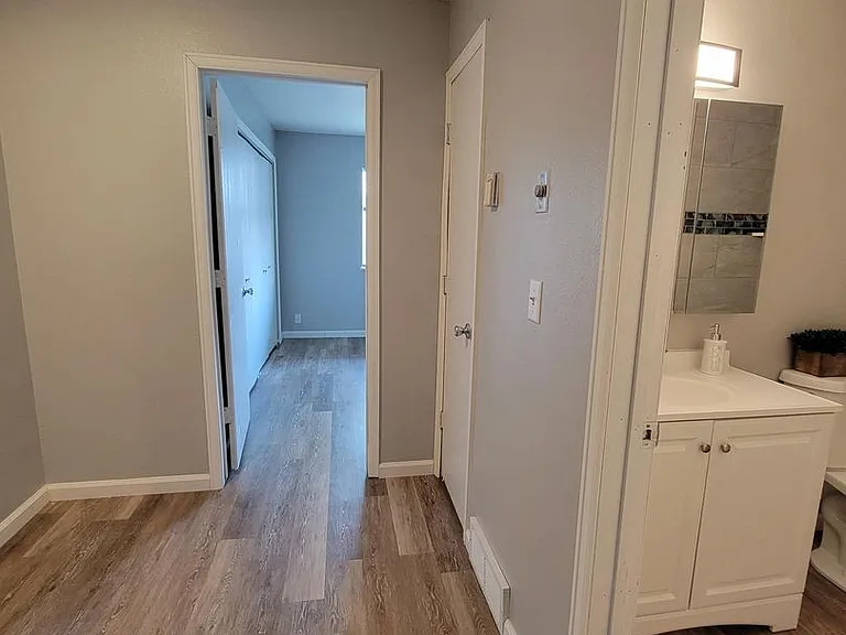 919 William Ct — Photo 8