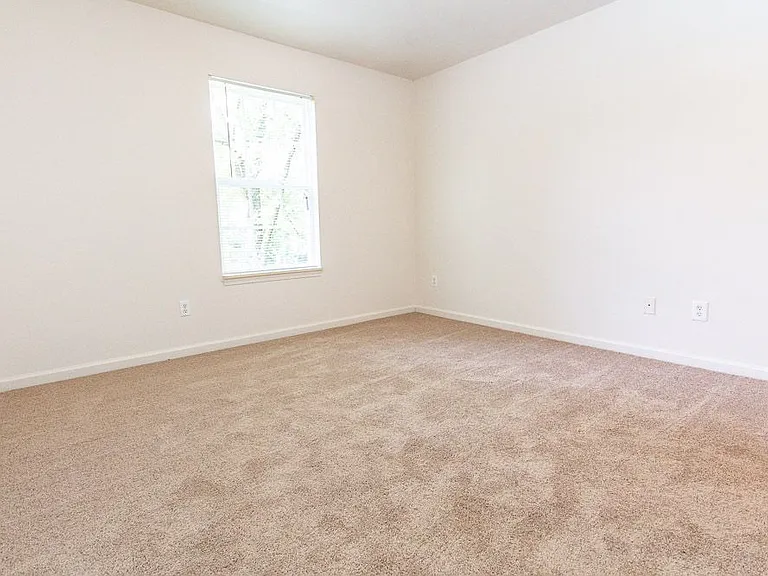 Maple Tree Apartments — Photo 11
