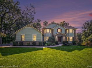 5453 Parkside Dr, Brighton, MI