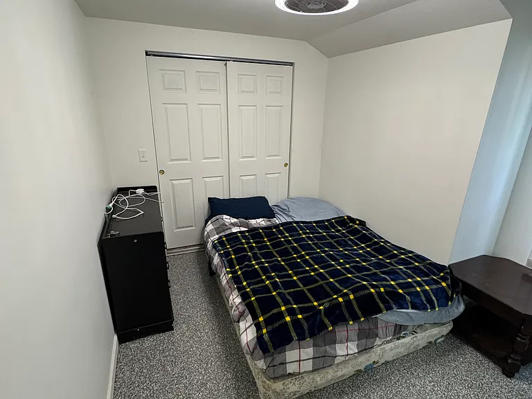 220 W Williams St — Photo 19