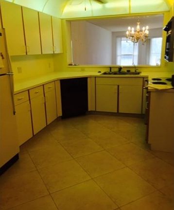 4th image of 7349 Granville Dr #211