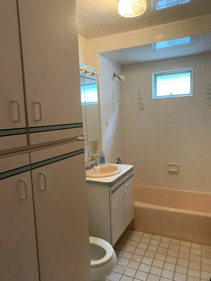 4 bed, 9999 sqft, $4,000 — Photo 3