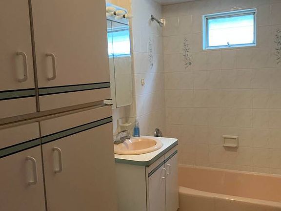 3rd image of 13 Eliot St #2
