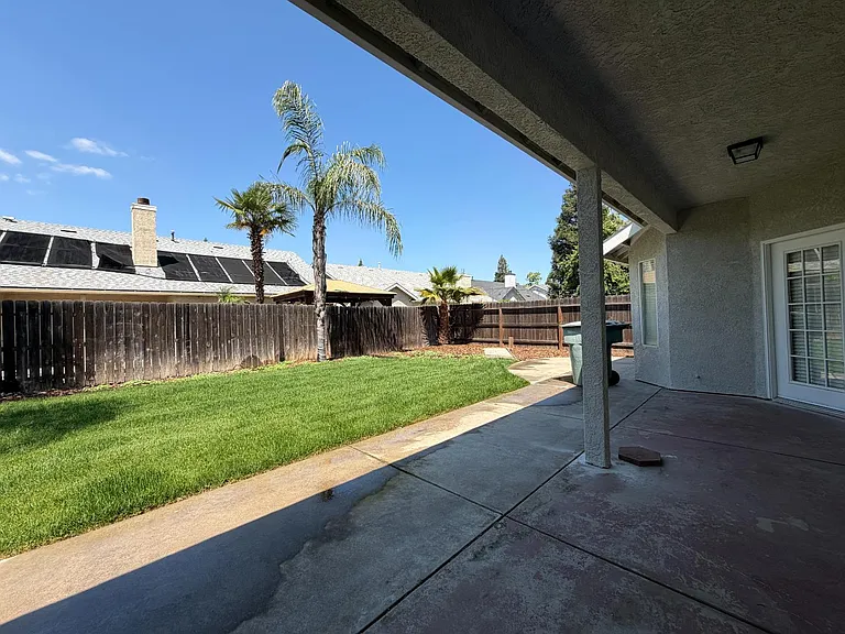 2128 E Saint Andrew Dr — Photo 31