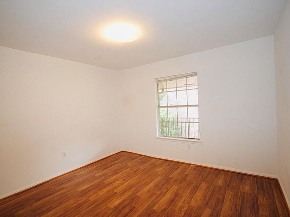 5th image of 7600 Burgoyne Rd Unit 250