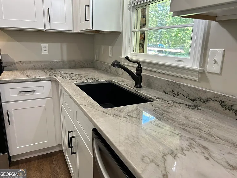 720 Jewel Pl — Photo 9