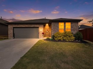 645 Pawprint Holw, Godley, TX 76044
