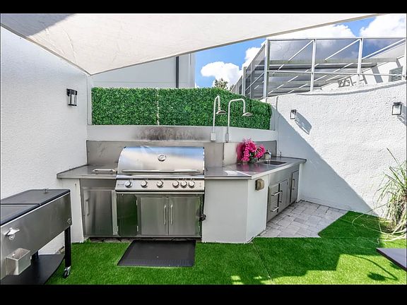 4th image of 4522 W North B St
